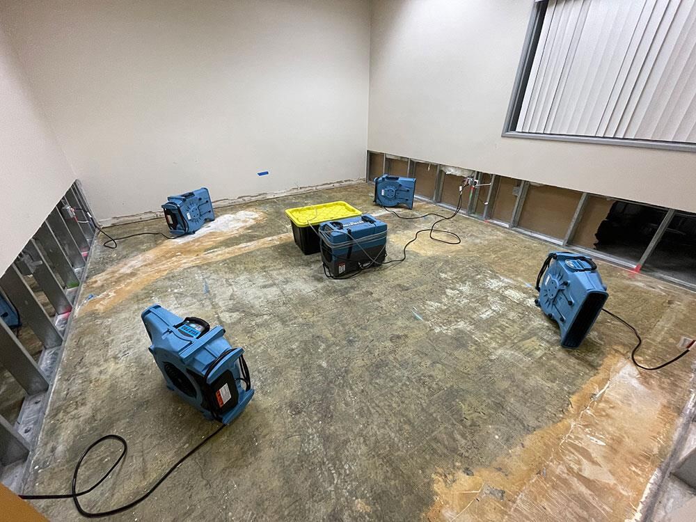 Structural drying of a concrete floor
